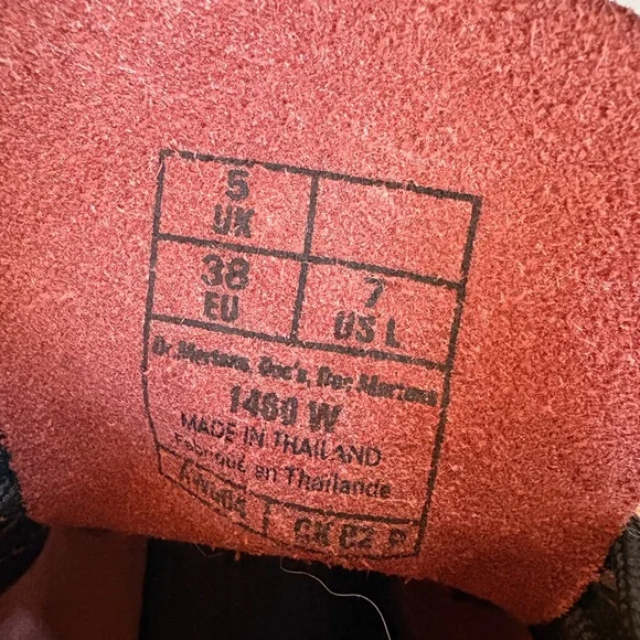 Doc Martens Distressed W7 - Picture 4 of 13